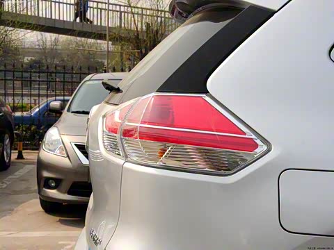 2014�� 2.0L CVTʱ�а� 2WD