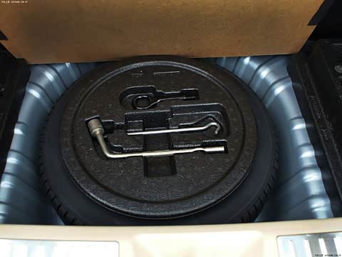 2014�� E150EV �Ƽ���