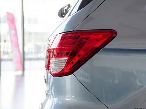 2014�� E150EV �Ƽ���