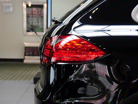 2014�� Cayenne Platinum Edition 3.0T