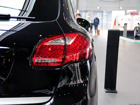 2014�� Cayenne Platinum Edition 3.0T