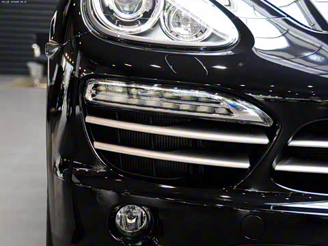 2014�� Cayenne Platinum Edition 3.0T