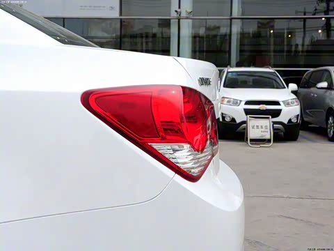 2013�� 1.6L SL MT