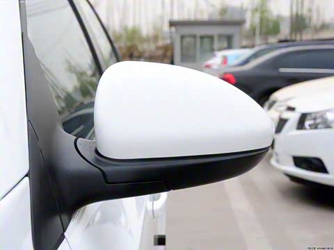 2013�� 1.6L SL MT