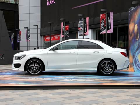 2014�� CLA 260 4MATIC