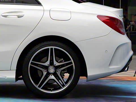 2014�� CLA 260 4MATIC