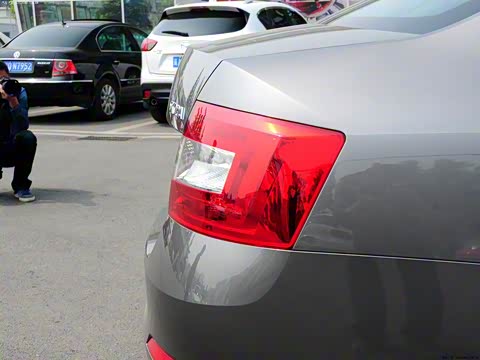 2015�� 1.6L �Զ��ݿ���