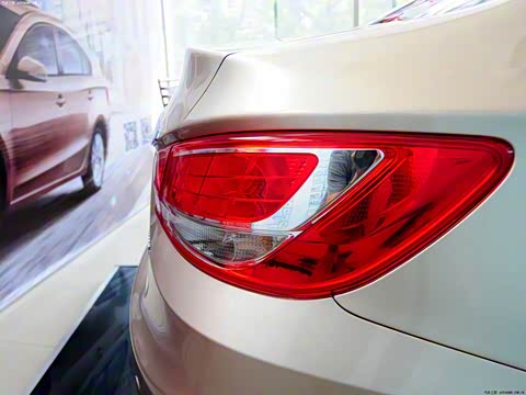 2014�� M5 1.6L �ֶ���Ӣ��