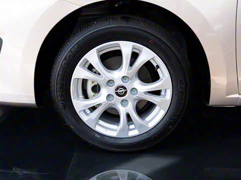 2014�� M5 1.6L �ֶ���Ӣ��