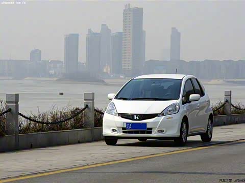 2011�� 1.3L �ֶ����ʰ�