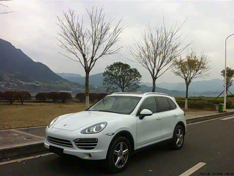 2014�� Cayenne Platinum Edition 3.0T