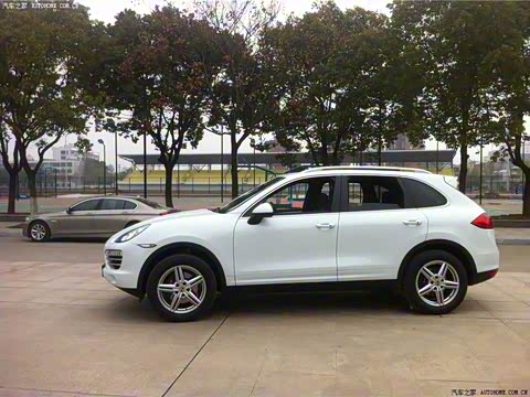 2014�� Cayenne Platinum Edition 3.0T