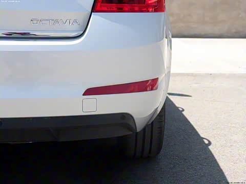 2015�� 1.6L �ֶ��ݿ���