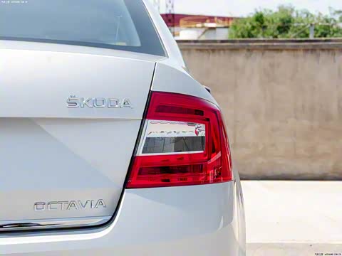 2015�� 1.6L �ֶ��ݿ���