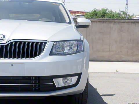 2015�� 1.6L �ֶ��ݿ���