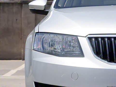 2015�� 1.6L �ֶ��ݿ���