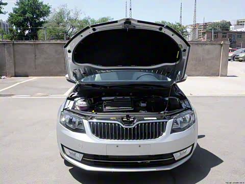 2015�� 1.6L �ֶ��ݿ���