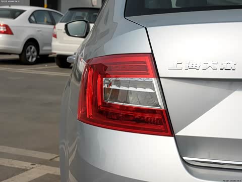 2015�� 1.6L �ֶ��ݿ���