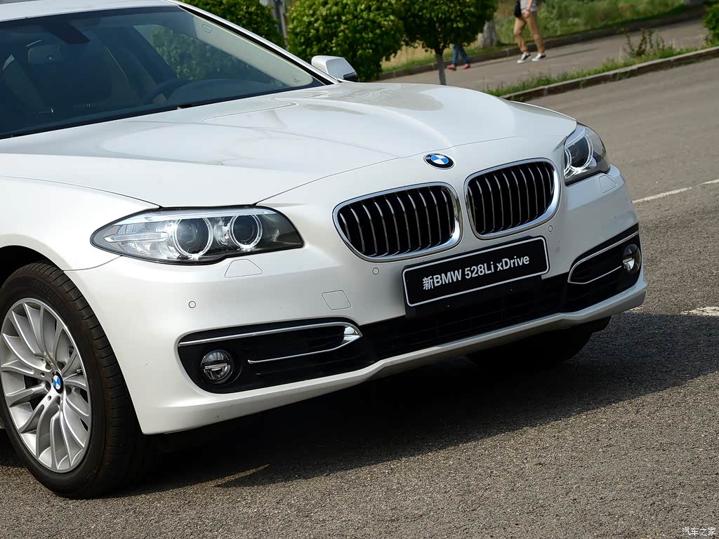 华晨宝马 宝马5系 2014款 528li xdrive豪华设计套装