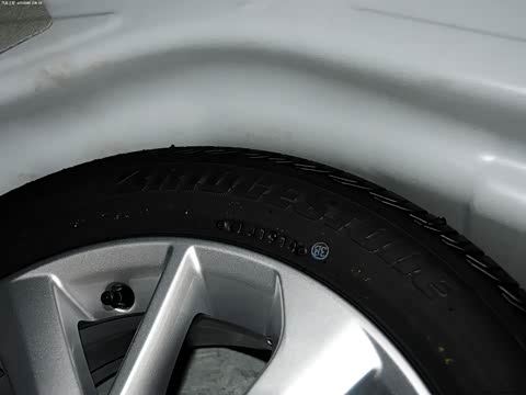 2014�� 1.6L CVT GLX-i