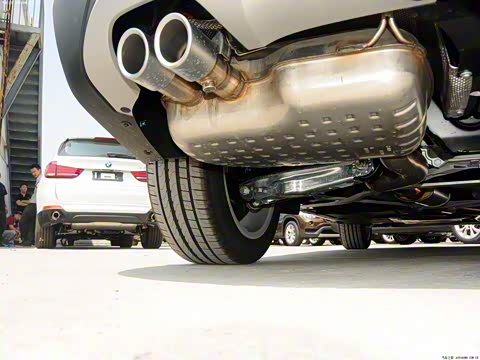 2014�� sDrive18i ������