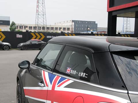 2013�� 1.6T COOPER ALL4