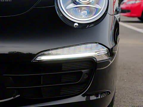 2013�� Carrera 4 Cabriolet 3.4L