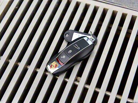 2014�� Macan 2.0T