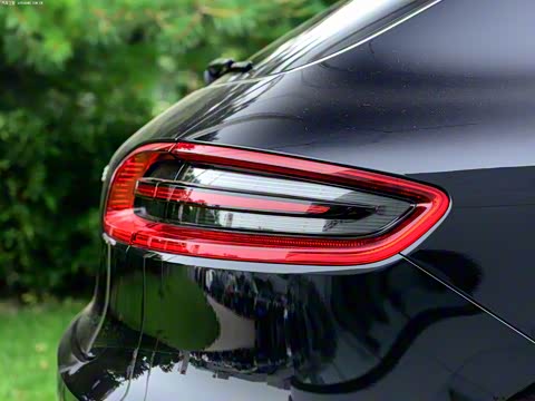 2014�� Macan 2.0T