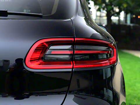 2014�� Macan 2.0T