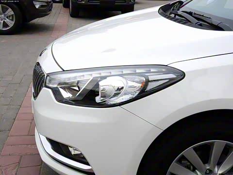 2015�� 1.6L �ֶ�GLS