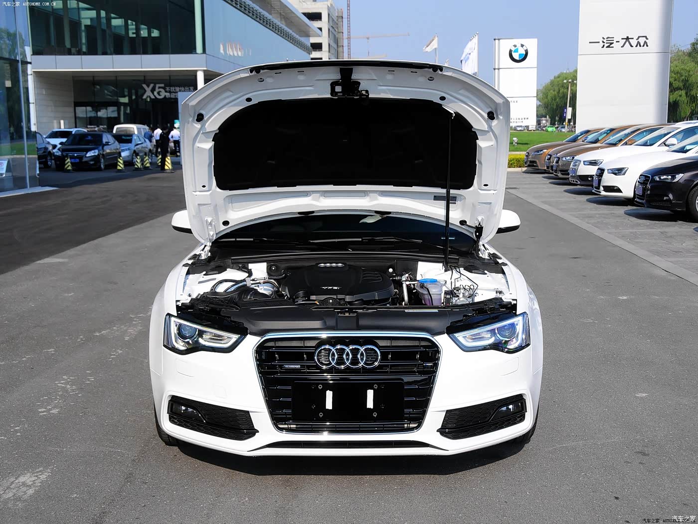 当前车型2014款 coupe 45 tfsi quattro此配置为选装,请以实车为准