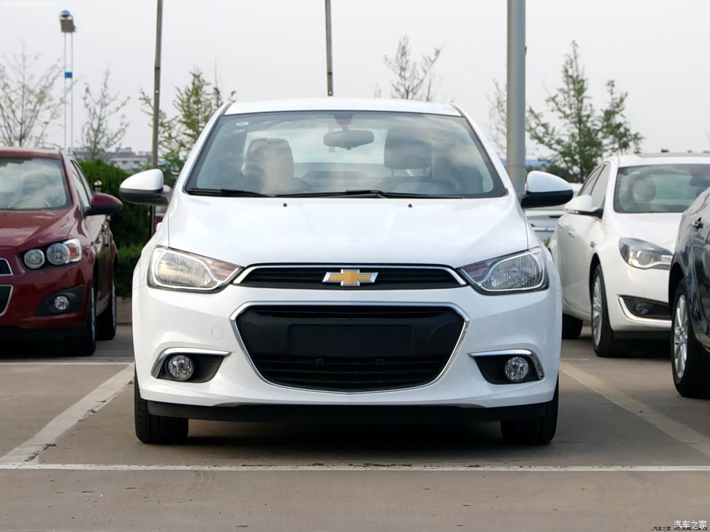 汽车之家>汽车图片>雪佛兰>爱唯欧>2014款三厢1.