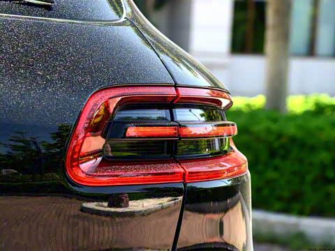 2014�� Macan 2.0T