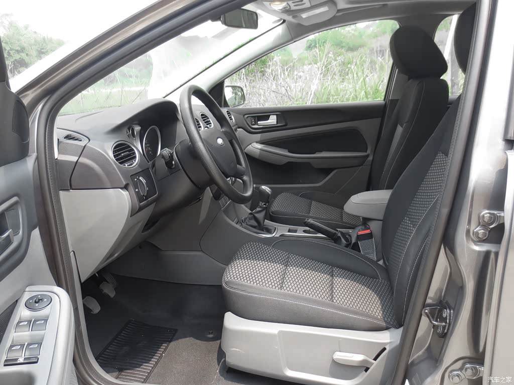 长安福特 福克斯 2013款 两厢经典 1.8l 手动百万纪念版