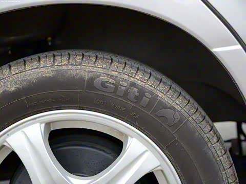 2014�� 1.6L �ֶ�������7�� ��V