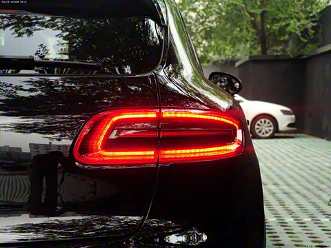 2014�� Macan Turbo 3.6T