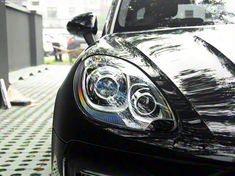 2014�� Macan Turbo 3.6T