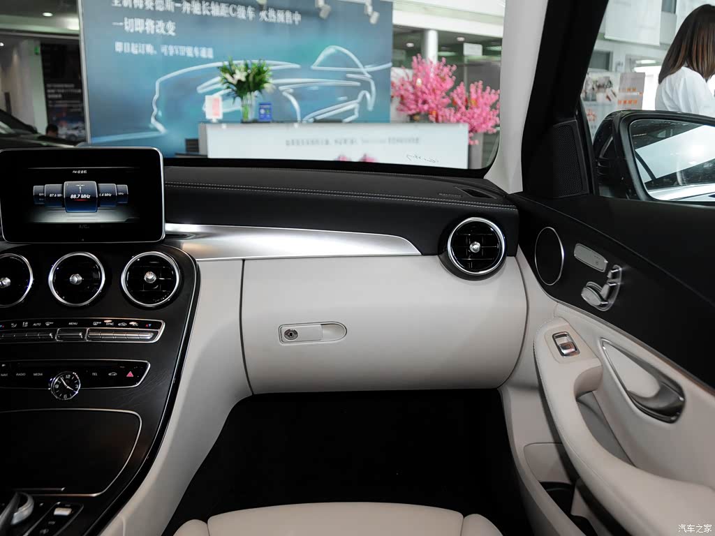 北京奔驰 奔驰c级 2015款 c 260 l 运动型