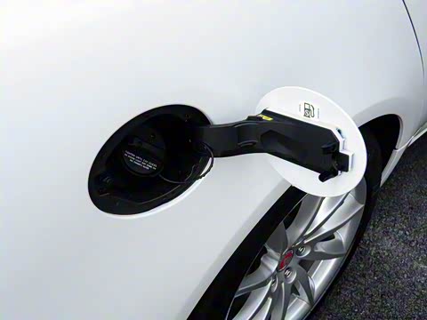 2015�� XF 2.0T Sportbrake ������