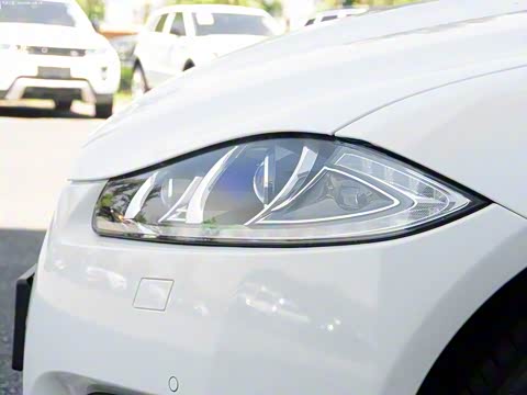 2015�� XF 2.0T Sportbrake ������