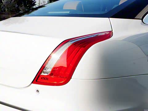 2015�� XJL 2.0T �������������