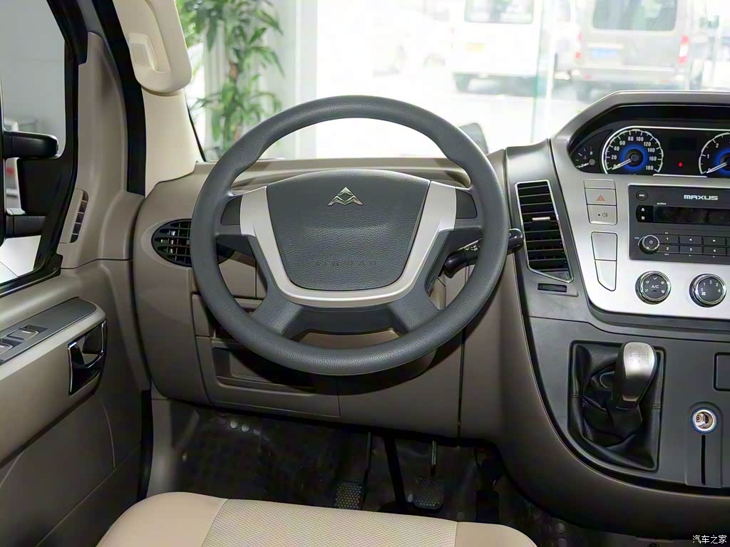 上汽大通 上汽大通v80 2011款 2.5t短轴中顶商杰版