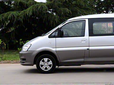 2012�� M5 Q3 2.0L 7�������׼��