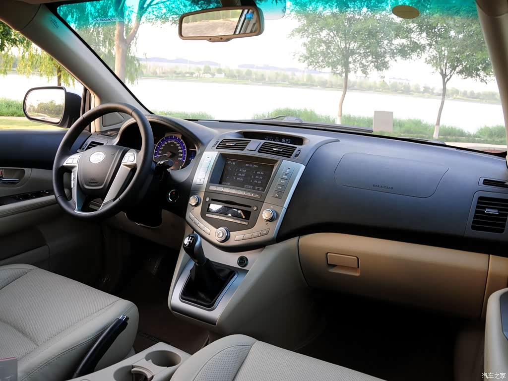 比亚迪 比亚迪s6 2011款 2.0l 手动尊贵型