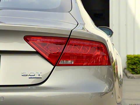 2012�� 3.0TFSI quattro������