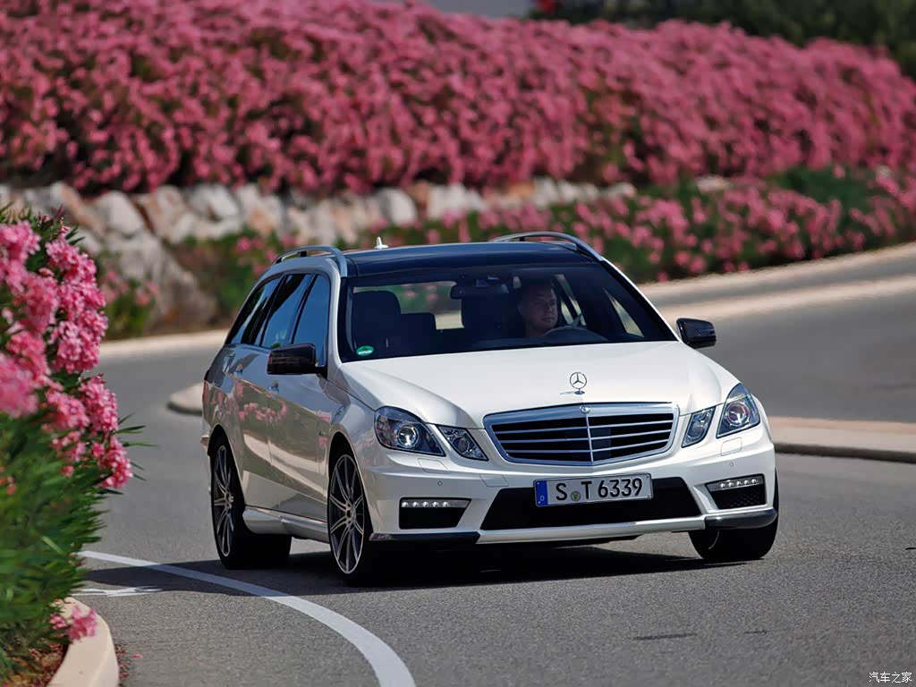 奔驰e级amg 2012款 amg e 63 wagon 1248789图片_奔驰_汽车图库_汽车