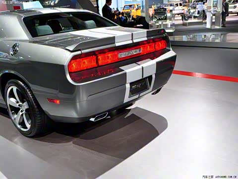 2012�� 6.4L SRT8 392