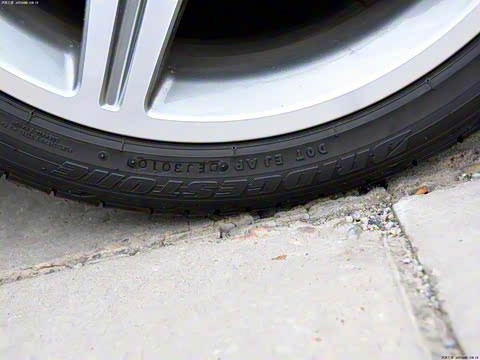 2011�� SL 300 Grand Edition