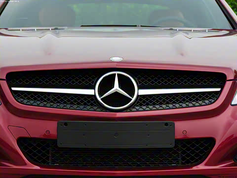 2011�� SL 300 Grand Edition